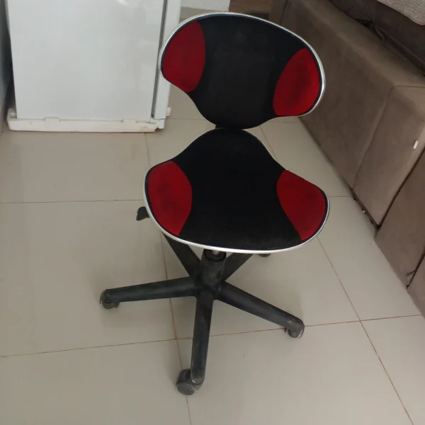 Cadeira giratória para computador escritório escrivania usada - Image 4